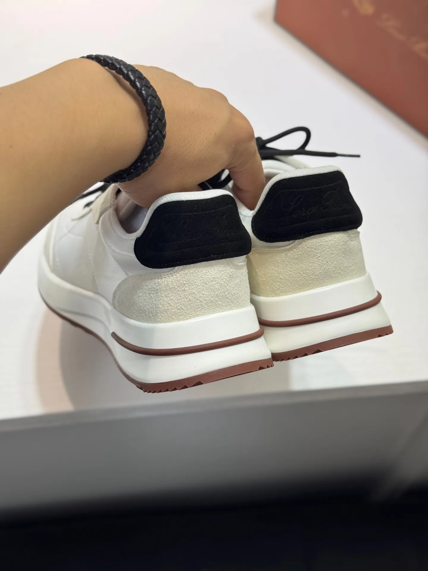 Men's men's shoes 💰440 [New style] 🪳🪳loro piana/LP material: The upper is made of umbrella cloth for routing. Anti-velvet fabric is wrapped on the front and back to ensure stability. The rear is equipped with a cushion to improve wearing comfort. Breathable mesh shoes. Stretch cloth lining𥚃. Latex mesh insole. TPU outsole. Code number: 38-44 (45 customized
